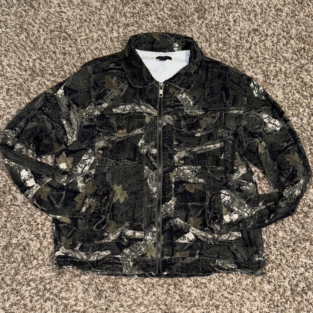 Forever 21 Camouflage Zip-Up Jacket